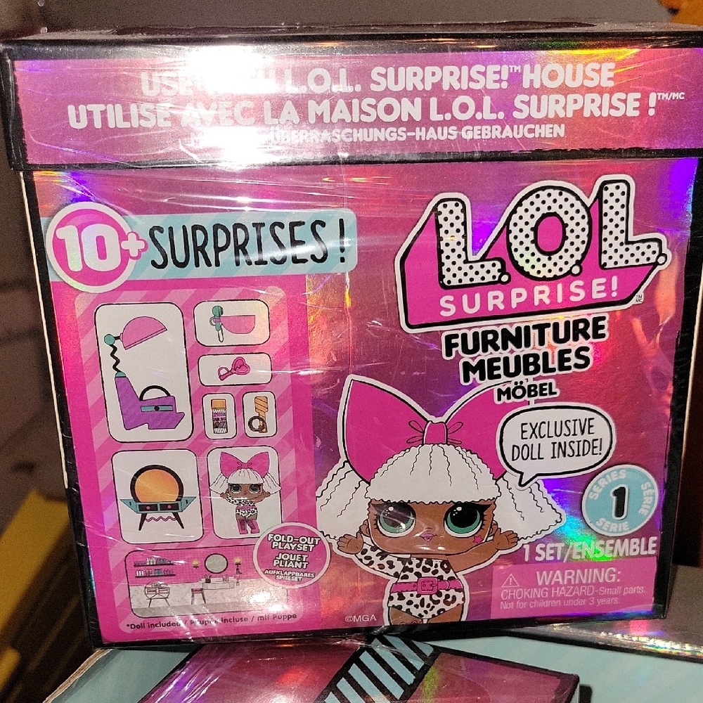 L.O.L. Surprise! Furniture Set with Doll - Pink and Silver